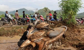 Nhiều tài sản của người dân bị cuốn trôi hư hỏng.