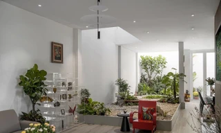 Nhà 3 tầng như villa nghỉ dưỡng giữa phố