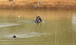 Tìm thấy người đàn ông mất tích khi bơi ra giữa hồ bắt cá 