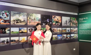 Mừng Tết độc lập, bạn trẻ nô nức chọn Bảo tàng Lịch sử quân sự làm điểm check-in