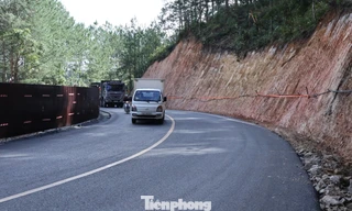 Đèo Mimosa sau khi thông xe qua đường tạm