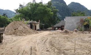 Cận cảnh ngôi làng bị lũ đưa về mỏ cát "bất đắc dĩ" trị giá 20- 30 tỷ đồng tại Lào Cai