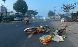 Va chạm với xe máy, một phụ nữ bán rau tử vong