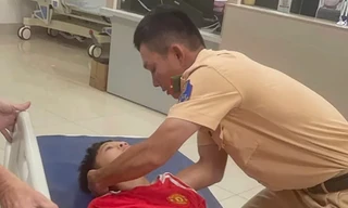 Cháu bé được đưa thẳng vào phòng cấp cứu.