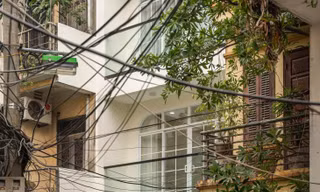 Những 'đường cong mềm mại' tạo dấu ấn cho nhà mặt ngõ