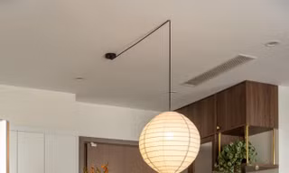 Sự hoài cổ phảng phất trong không gian căn hộ nhỏ với phong cách Mid Century