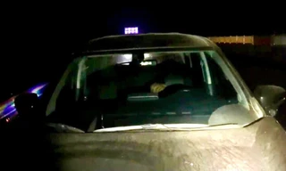 Xử lý tài xế dừng xe tại làn khẩn cấp trên cao tốc để... ngủ