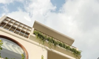 Căn nhà 75m2 trắng tinh khôi ngập tràn cây xanh sau 2 năm sử dụng