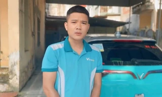 Tài xế taxi vận chuyển hơn 2.700 bao thuốc lá lậu