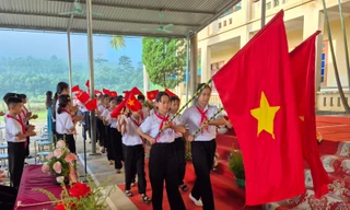 Lễ khai giảng xúc động với những học sinh đặc biệt ở làng Nủ