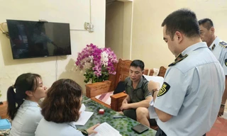 Chủ cơ sở sản xuất giò chả bị điều tra vì sử dụng chất cấm