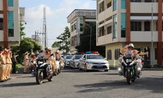 Lực lượng Công an tỉnh Đồng Tháp đồng loạt ra quân.