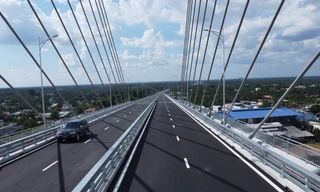 Một góc cầu Mỹ Thuận 2.