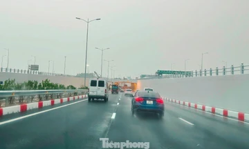 Hình ảnh xe qua nút giao ngầm trên cao tốc Cầu Giẽ - Ninh Bình vừa vận hành 