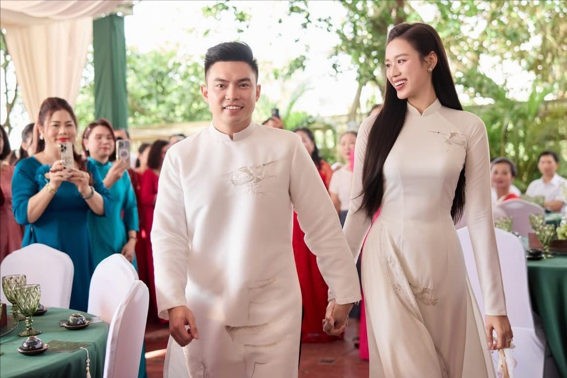 Lễ ăn hỏi của Hoa hậu Đỗ Thị Hà và doanh nhân Viết Vương được tổ chức sáng 16/10 tại Thanh Hóa. z7122224260938-abd8c4013f27fa01842570985ffce5fd-5617.jpg
