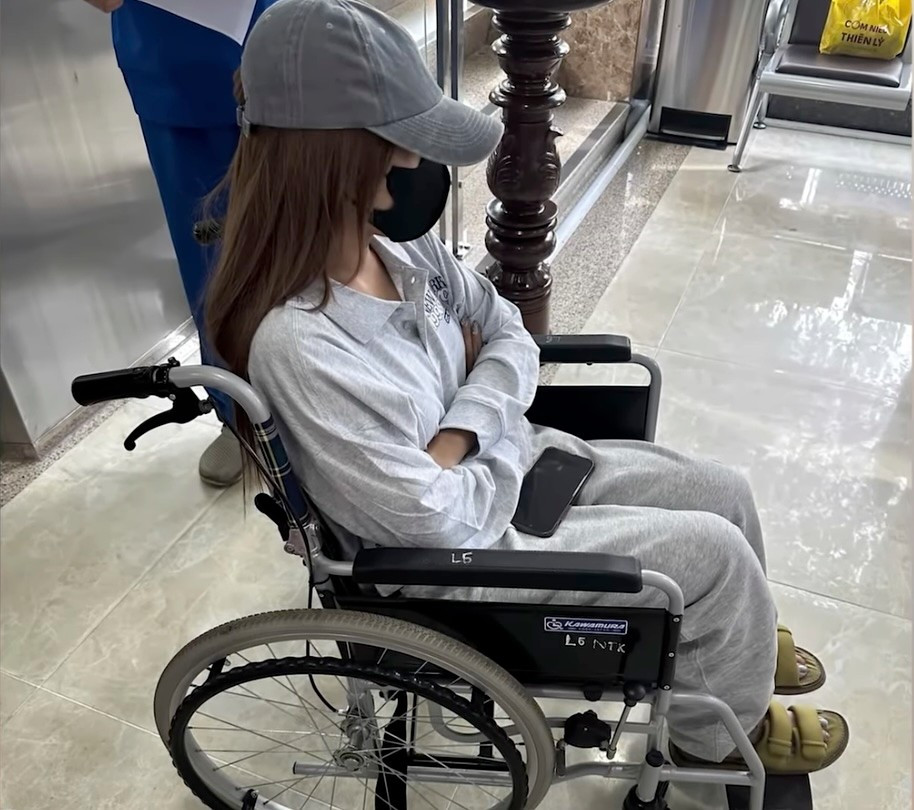 Vũ Thảo My bị đứt dây chằng đầu gối trước ngày thi trực tiếp thứ 3 của Em xinh say hi. cmhvtm.jpg