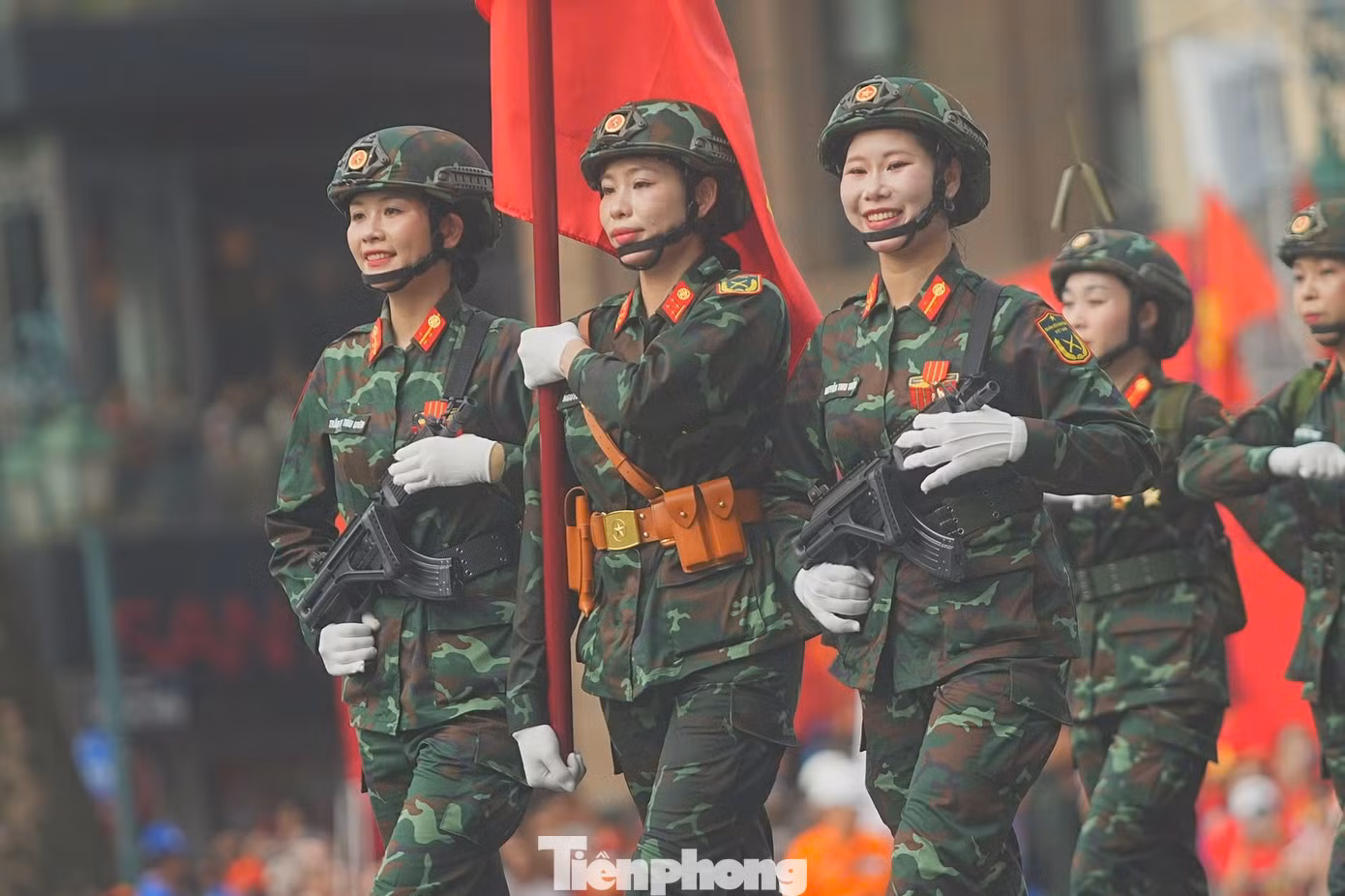 tp-nusiquan10.jpg