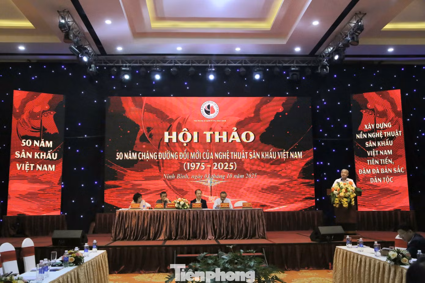 tp-hoithao50nam5.jpg