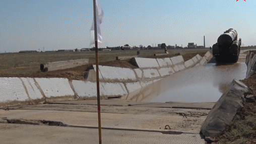 Thót tim nhìn các bệ phóng tên lửa đánh võng, vượt chướng ngại vật