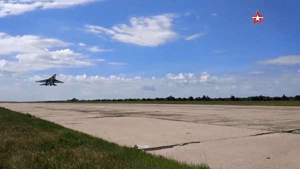 Dàn tiêm kích tối tân dồn về Moscow chuẩn bị diễu binh Ngày Chiến thắng