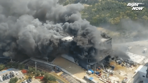 Hiện trường vụ cháy nhìn từ trên cao.