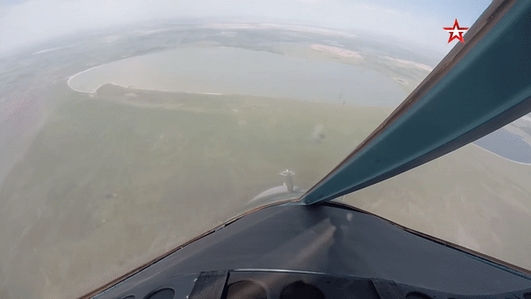 Dàn Su-34 ném bom, phóng tên lửa chuẩn bị cho Aviadarts-2020