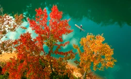 Ngỡ ngàng 'tấm gương xanh' giữa núi non Cao Bằng 