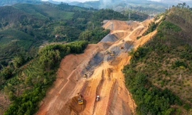 Toàn cảnh công trường cao tốc kết nối đến 2 cửa khẩu sầm uất của Lạng Sơn