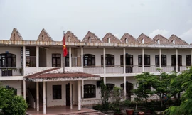 Trường học bị bão cuốn bay mái vẫn dạy 740 học sinh: Quảng Ninh lên tiếng sau phản ánh