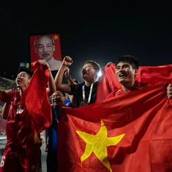 Tuyển thủ U23 Việt Nam tiết lộ HLV Kim Sang-sik 'thắp lửa' cho màn ngược dòng ngoạn mục trước Thái Lan