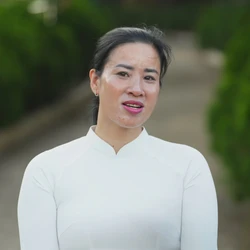 Nước mắt trước tượng đài Gạc Ma: 'Bố là niềm tự hào, cũng là nỗi nhớ không nguôi…'