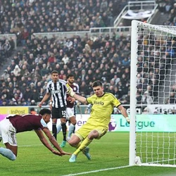HIGHTLIGHTS Newcastle 0-2 Aston Villa: Vận xui của Chích chòe