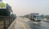 Cấm xe qua điểm ngập sâu, dừng chạy tàu khu vực miền Trung ứng phó lũ, sạt lở đất
