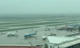 Mưa dông làm gián đoạn hoạt động nhiều sân bay miền Bắc