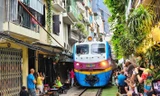 Giảm chạy tàu qua phố cà phê đường tàu Hà Nội