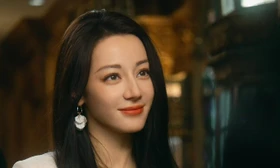 Địch Lệ Nhiệt Ba thuê người đóng thế đi quảng bá phim Kiêu Khởi Thanh Nhưỡng?