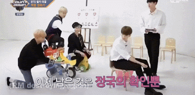 Đến xe đạp của trẻ em cũng chẳng được yên thân dưới bàn tay RM.