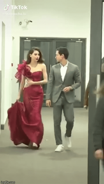 Khoảnh khắc hạnh phúc này của Hà Hồ - Kim Lý có gì bất thường mà nhiều người chê trách? ảnh 8