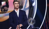 Ronaldo trở thành tỷ phú đầu tiên trong lịch sử bóng đá