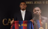Chia tay Arsenal, Gabriel Jesus chính thức gia nhập Barca