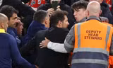 HLV Diego Simeone bị đuổi vì cố đấm CĐV Liverpool