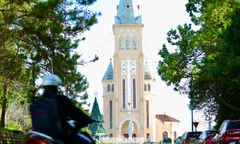 Nhà thờ ở Đà Lạt 'thay áo mới' 