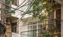 Những 'đường cong mềm mại' tạo dấu ấn cho nhà mặt ngõ