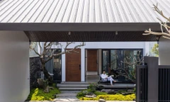 Bốn khối nhà được nối liền bằng các khoảng sân