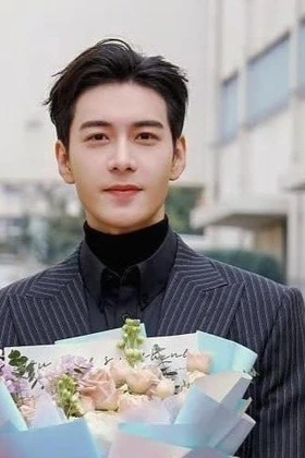 Đang mải "hẹn hò" Lư Dục Hiểu, Trần Tinh Húc chuẩn bị khoe bạn gái mới rất xinh