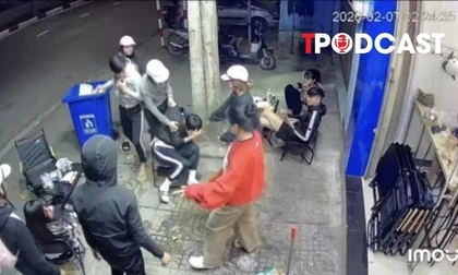 NÓNG 10/2: Khởi tố 3 bị can hành hung nam sinh lớp 9 tử vong do ghen tuông