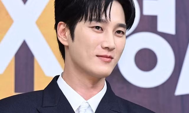 Ahn Bo Hyun bị áp lực trước 'Đặc vụ Kim' So Ji Sub
