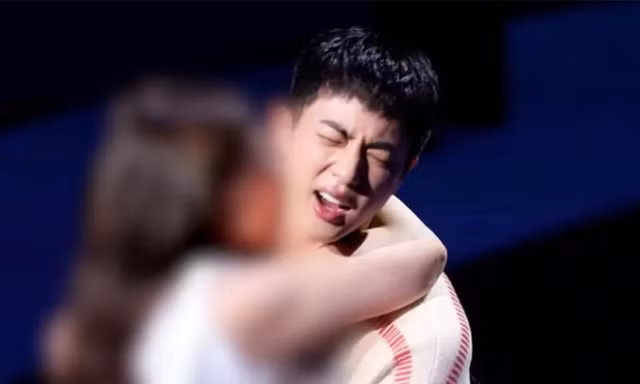 Người phụ nữ 'cưỡng hôn' Jin của BTS giờ ra sao?
