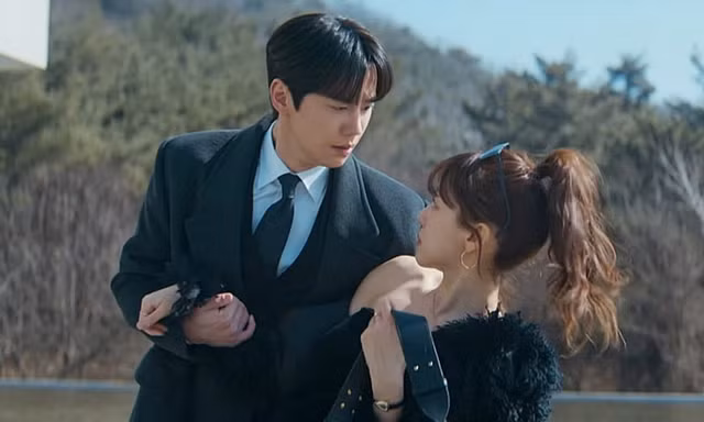 Điều gì khiến 'Reborn Rookie' xô đổ kỷ lục rating của đài JTBC?