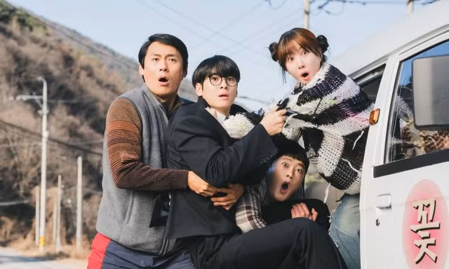 Sự xuất hiện mới nhất của Cha Eun Woo sau bê bối về thuế 